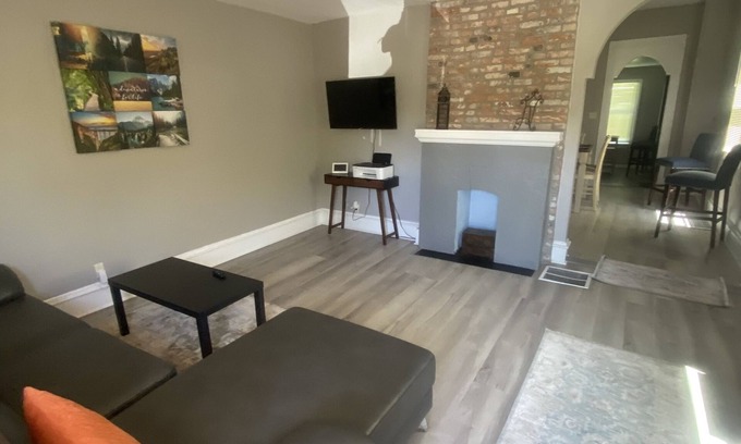 Jeff-Vander-Lou Casa | Cheerful 2BR Close to SLU University w/RV Parking