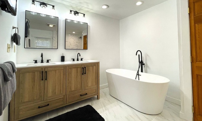 Gorham Casa | Cheerful 3-Bedroom Home with Hot Tub