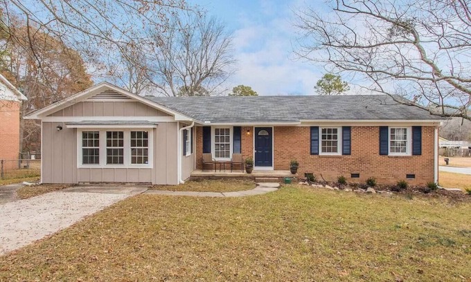 Walnut Creek Casa | Cheerful 3 Bedroom Home Close to DT Raleigh