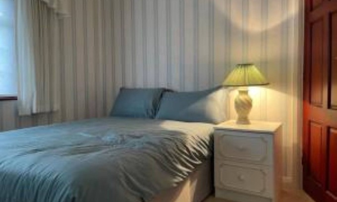 Bickley Casa | Cheerful 3 bedroom house with off street parking