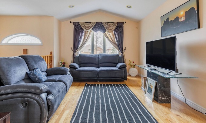 Windsor Casa | Cheerful 3 bedroom house in Downtown Windsor