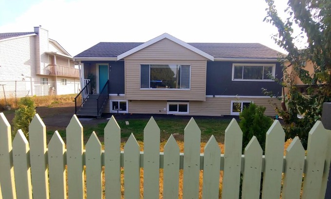 Newton Villa | Cheerful 3-Bedroom Villa with free parking.