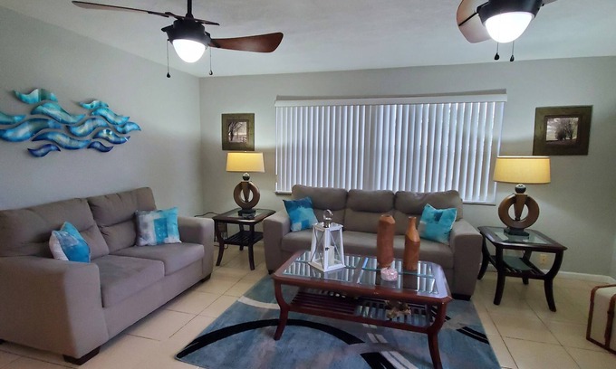 River Park Casa | Cheerful 4 bedroom residential home