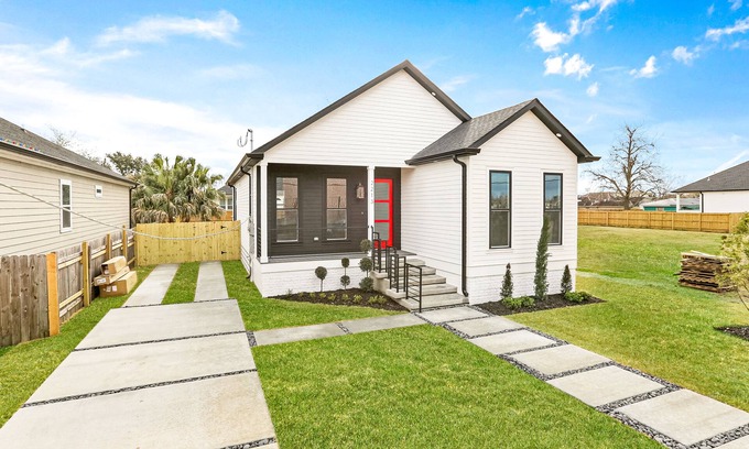 Arabi Casa | Cheerful 4-bedroom home