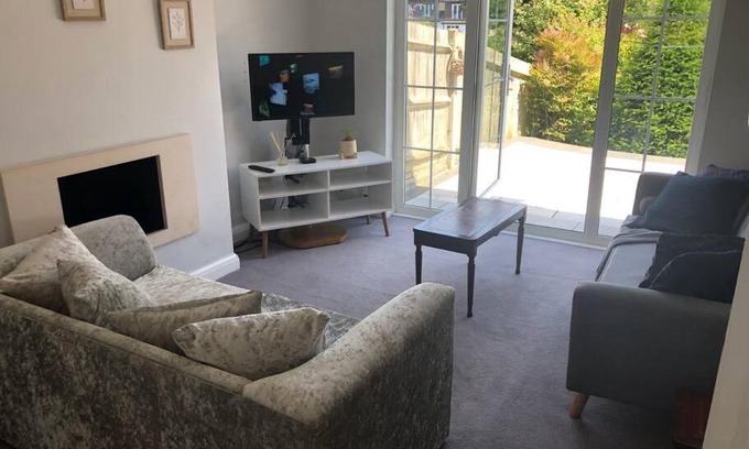 Bickley Casa | Cheerful 4 bedroom home with lovely garden