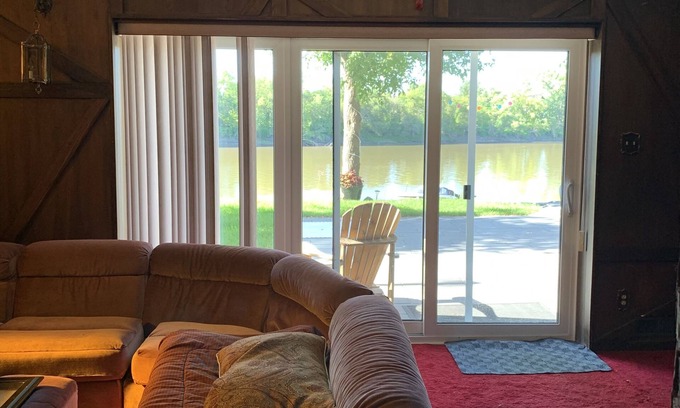 Winnipeg Casa | Cheerful 4 bedroom house in St. Vital on the Red River