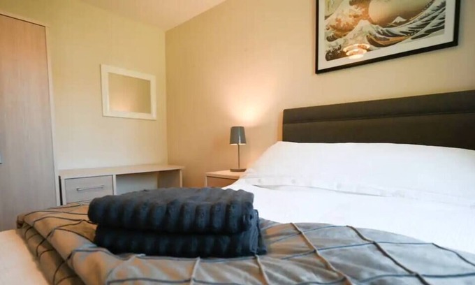 Reading Casa | Cheerful - 5 bedroom house with parking