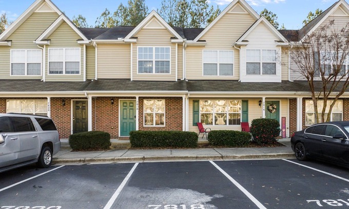 Northeast Raleigh Casa | Cheerful Abode