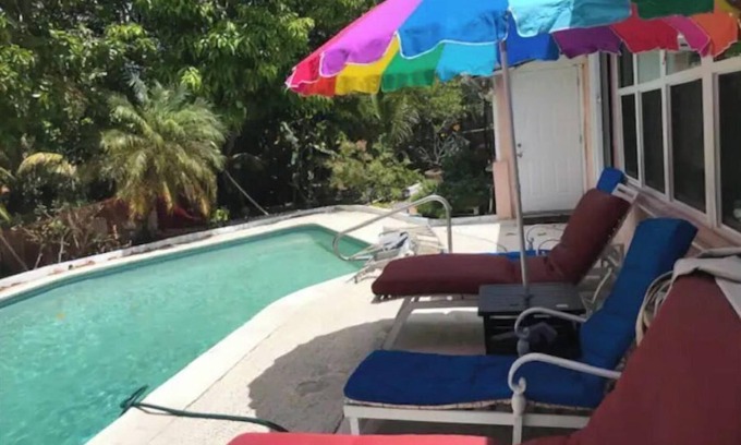 Lauderdale Lakes Casa | Cheerful and cozy 1 bedroom efficiency. Private