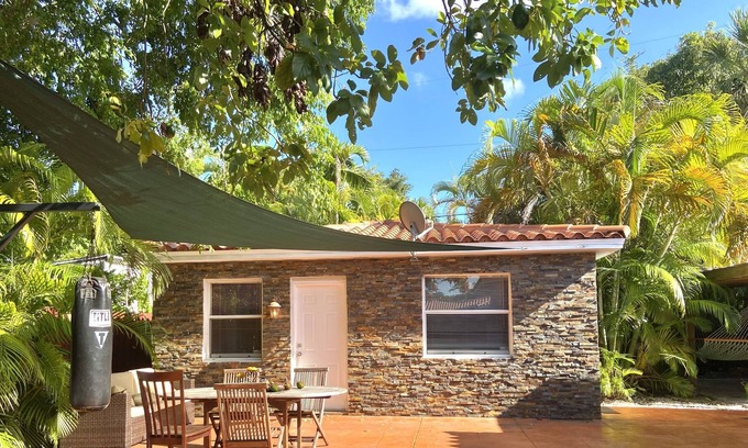 Morningside Cabaña | Cheerful and charming cottage with free parking