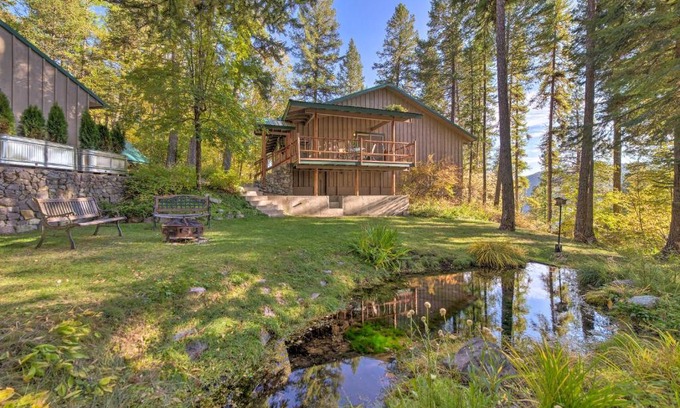 Whitefish Casa | Cheerful Cabin in the woods with lake views.