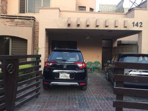 Rawalpindi Casa | Cheerful Ground 2 beds villa with porch & lawn