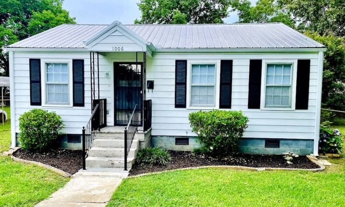 Gadsden Casa | ★ Cheerful Home Close to everything in Gadsden. ★