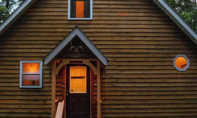 Rockbridge Cabina | Cheerful Two Bdrm Cabin With Hot Tub & Pet Friendly