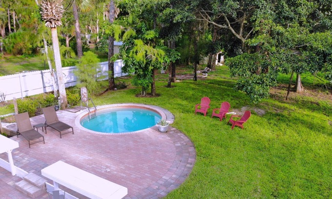 Naples Villa | Cheerfull Villa.. Best Location in Naples!!! All you need in one home.