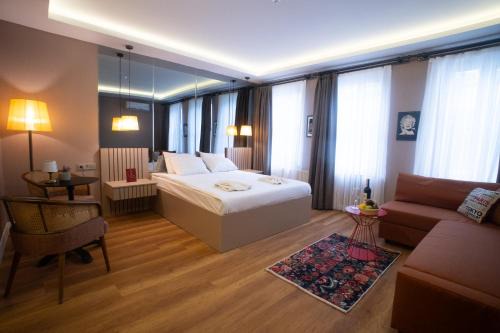 Karakoy Hotel | Cheers Porthouse