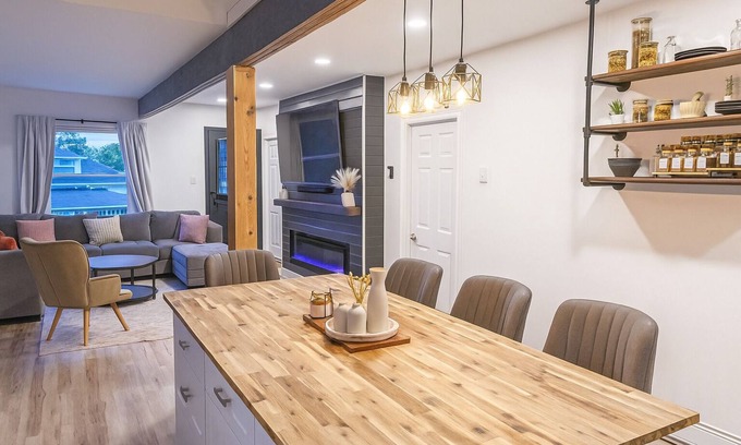 Cornwall Apartamento | Chef’s Kitchen | Fire Pit+BBQ Deck Private Yard