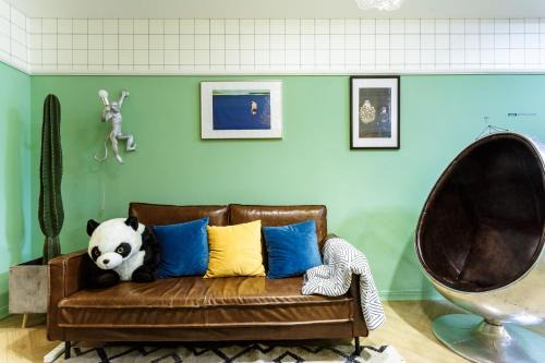 Chengdu City Centre Apartamento | Chengdu city center Tianfu Square Kuanzhai Alley People's Park subway post-modern design 85 square meters 2 bedrooms 1 living room design B&B HD cinema family suite