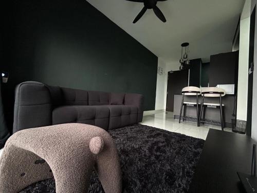 Kampung Bukit Dukong Apartamento | Cheras traders garden Black Lover trader square 2 bedroom , WI-FI , projector