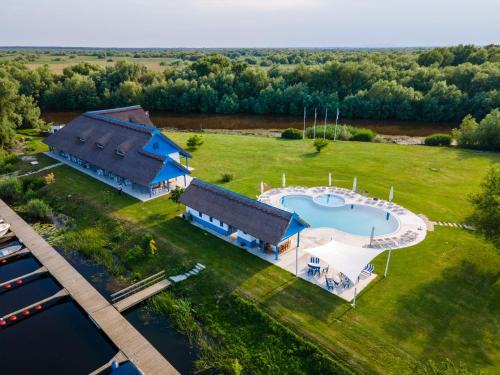 Crisan Cama Y Desayuno | Cherhana Resort