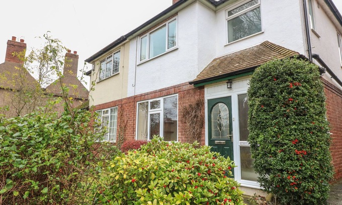 East Drayton Cabaña | CHERITON, pet friendly, with open fire in Tuxford