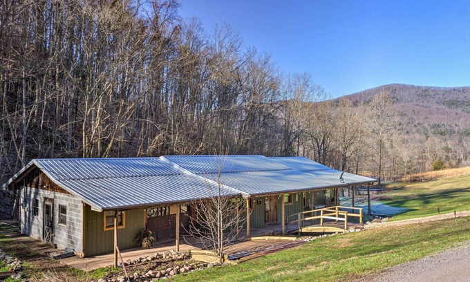 Greeneville Cabina | Cherokee Nat'l Forest Retreat: Renovated Cabin!