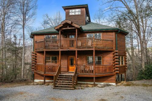 Cosby Casa | Cherokee Pool Lodge