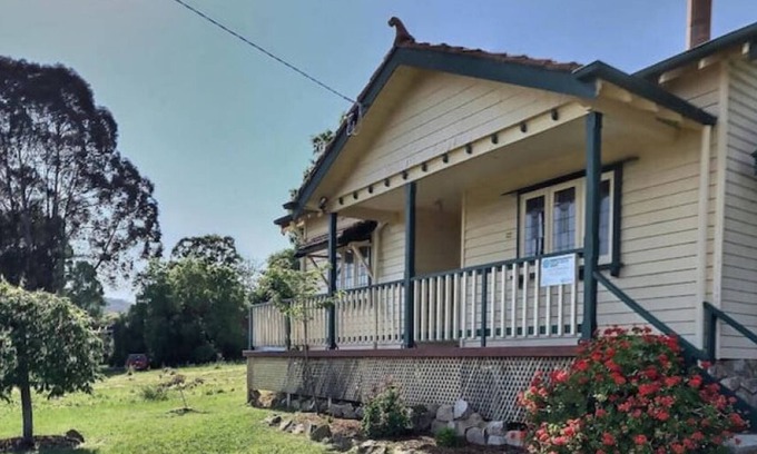 Beechworth Cabaña | Cherry Blossom Cottage