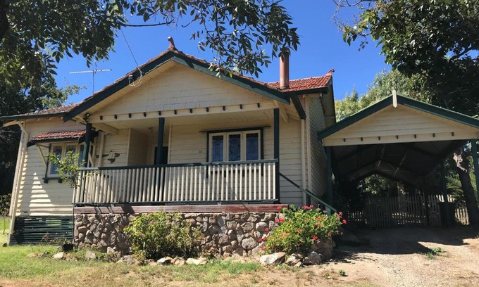 Beechworth Casa | Cherry Blossom Cottage - Beechworth-Getaways