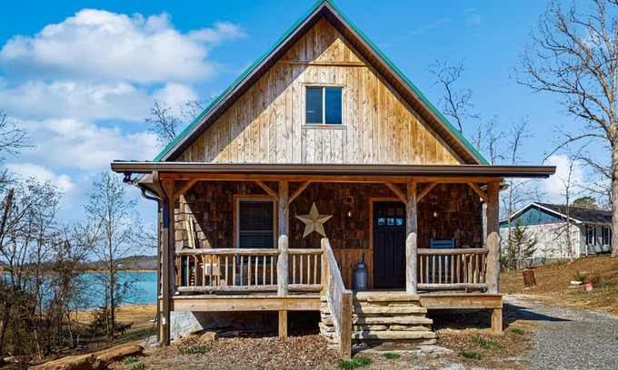 Dandridge Casa | Cherry Brook Cabin