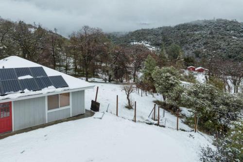 Oakhurst Casa | Cherry Cottage 15 min from Yosemite South Entrance
