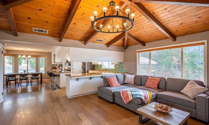 Oakhurst Cabaña | Cherry Cottage 15 min from Yosemite South Entrance