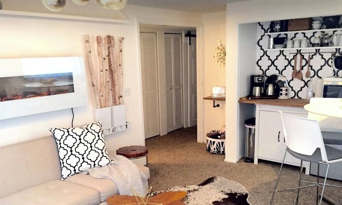 Cherry Creek Casa | Cherry Creek Chic Retreat🍒