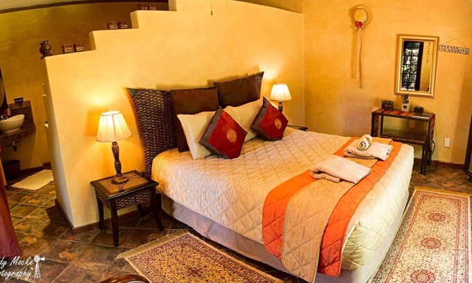 Bloemfontein Cama Y Desayuno | Cherry Lane Self Catering and B&B - romantic honeymoon suite for 2! Bloemfontein