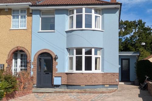 Hanham Casa | Cherry View House 3 Bed Garden Parking sleeps 8