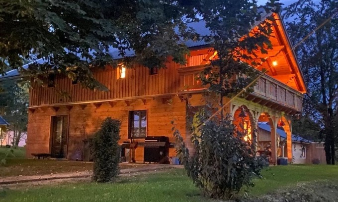 Blankenburg Cabaña | Chestnut house by the lake near the Louvine for 12 guests with outdoor sauna and whirlpool