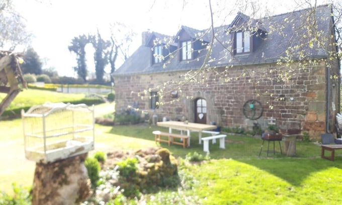 Langoelan Casa | - Casita de castaño -