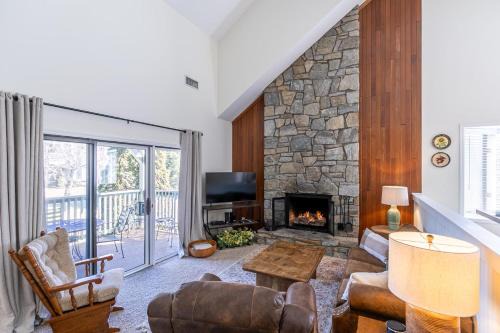 Blowing Rock Casa | Chetola: Chestnut 8