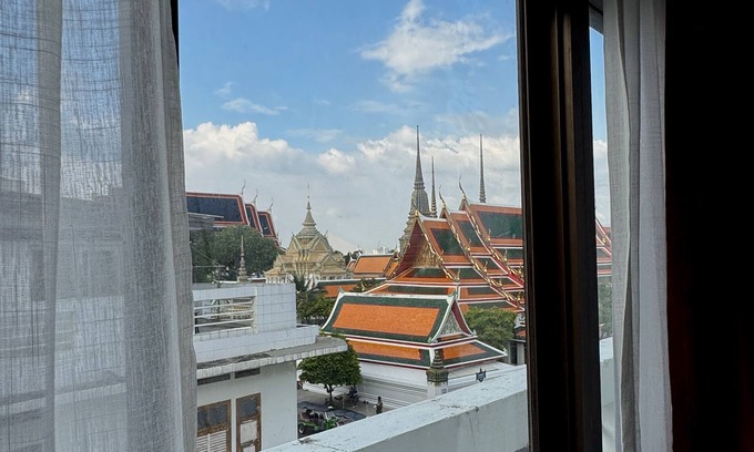 Phra Borom Maha Ratchawang Hotel | Chetuphon Gate
