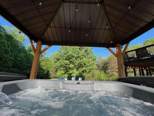 Afton Casa | Cheval Circle Getaway Near Blue Ridge & Wine