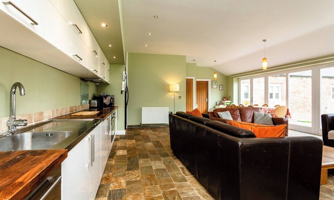 Old Bewick Cabaña | CHEVIOT BARN, pet friendly, country holiday cottage in Chatton
