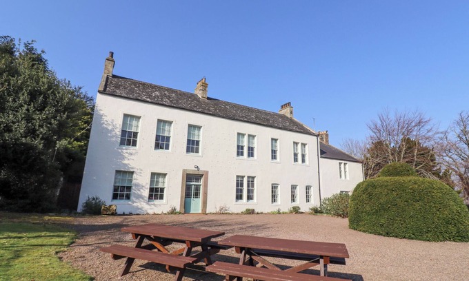 Akeld Casa | CHEVIOT MANOR, pet friendly, character holiday cottage in Wooler