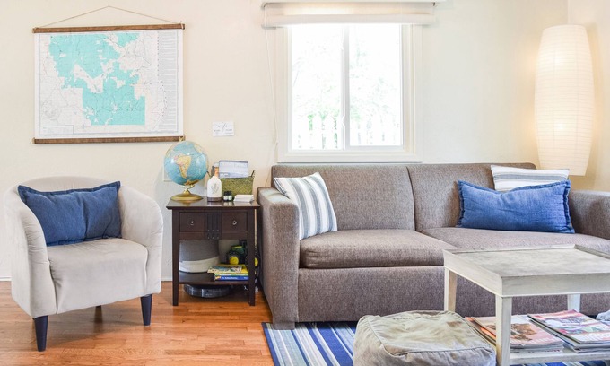 Broadmoor Cabaña | ☀CHEYENNE COTTAGE☀Close to Trails/Downtown/Shops☀