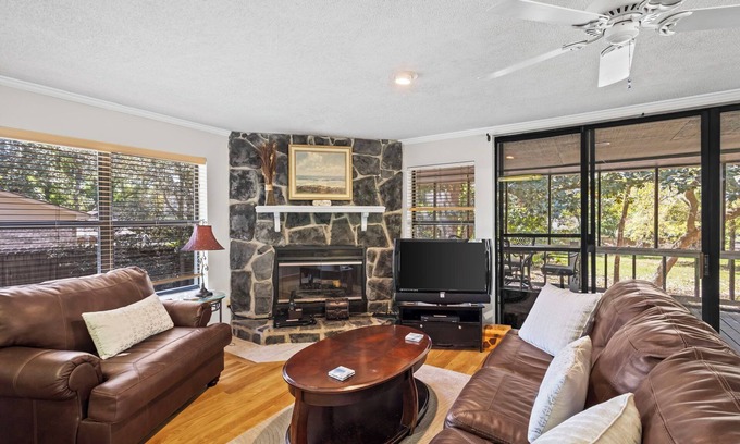 Ono Island Casa | Cheyenne Retreat Pet Friendly Boater's Paradise