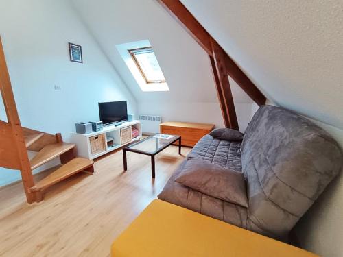 Bagneres-de-Luchon Apartamento | Chez Charlotte, T3 duplex, vue montagne, parking gratuit, ascenseur, 4 personnes