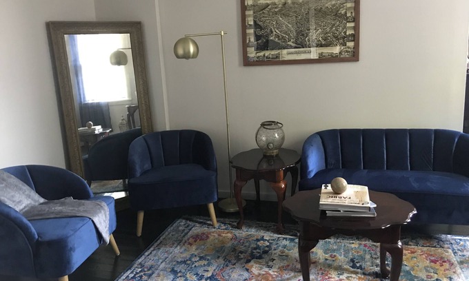 Little Falls Apartamento | Chez Coco-A shabby chic flat decorated with a Paris apartment in mind.