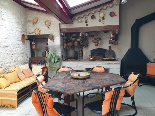 Lalbenque Casa | Chez Danièle - Maison au cœur du village de Lalbenque