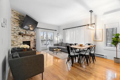 Mont-Tremblant Casa | Chez Dodo Chalet Tremblant 3bdrs condo with fireplace