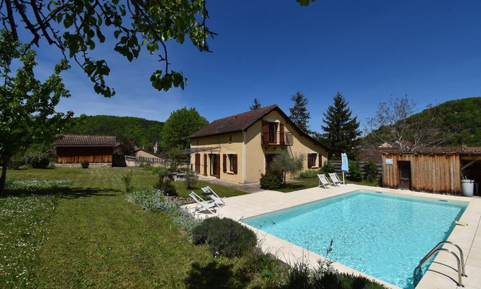 Daglan Casa | Chez Fabrice - large heated private pool and enclosed garden