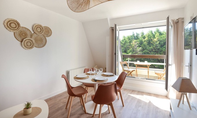 Saint-Regnobert-de-la-Cote-de-Nacre Apartamento | Chez Flora - Appartement pour 4